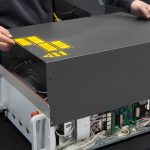 Laserreinigen
Berührungsfreies Reinigen
Gründlich, schnell und materialschonend.

Diese neue und innovative Lasertechnologie revolutioniert den industriellen, aber auch den privaten Sektor: Verunreinigte Maschinen, Motoren, Werkzeuge und Formen, Bauteile, Turbinen u.v.a. werden nun vollständig gereinigt, regeneriert und sind anschließend wieder zu 100% einsatzfähig. Denn mit der gebündelten Kraft unseres Lasers, entfernen wir für Sie mühelos Rost, Farben und Lacke, Öl, Ruß, Beschichtungen, Oxide und viele andere Verunreinigungen von Metall, Holz, Kunststoff, Naturstein oder Beton.

Durch diese neu entwickelte Reinigungstechnik wird die Oberfläche des Grund-materials nicht beschädigt und es entsteht auch keine Kantenverrundung. Der Laser hat eine spezielle Wellenlänge, die nur auf Schmutz jeglicher Art reagiert und diesen gründlich, schnell, kostengünstig und materialschonend abträgt. Mit dieser neuen Technologie reinigen wir für Sie, berührungsfrei gezielt Bereiche, die sonst schwer oder überhaupt nicht zugänglich wären.

Entdecken Sie mit uns eine ganz neue Dimension von Refurbishment…

Technologie Laserreinigen

Bei der Laserreinigung – oder Ablation – wird unerwünschtes Material auf einer festen Oberfläche mit einem Laserstrahl berührungsfrei entfernt. Das unerwünschte Material absorbiert die Energie des Laserstrahls und wird dabei so schnell erhitzt das jeglicher Schmutz einfach rückstandsfrei verdampft.

Da das Grundmaterial darunter keine Energie absorbiert, wird dieses nicht beschädigt. Durch feinjustieren der Impulsleistung, der Abtastgeschwindigkeit und des Reinigungsmusters kann die Materialmenge, die durch einen einzelnen Laserimpuls entfernt wird, mit äußerster Präzision gesteuert werden.

Ob klassische Entrostung von Metalloberflächen, Entfernen von KTL-Beschichtungen, Reinigung von Werkzeug- und Kunststoffspritzformen, Restaurierung von Motoren-, Oldtimer- und KFZ-Teilen oder die Reinigung von Windkraftturbinen –